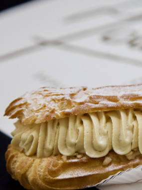 Eclair Caramel Beurre Salé